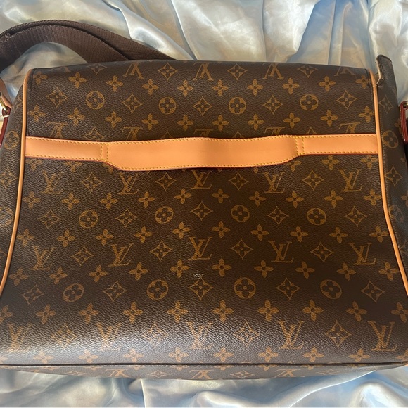 Brand new vintage Louis Vuitton Abbesses Messenger Bag Monogram Canvas - Picture 4 of 7